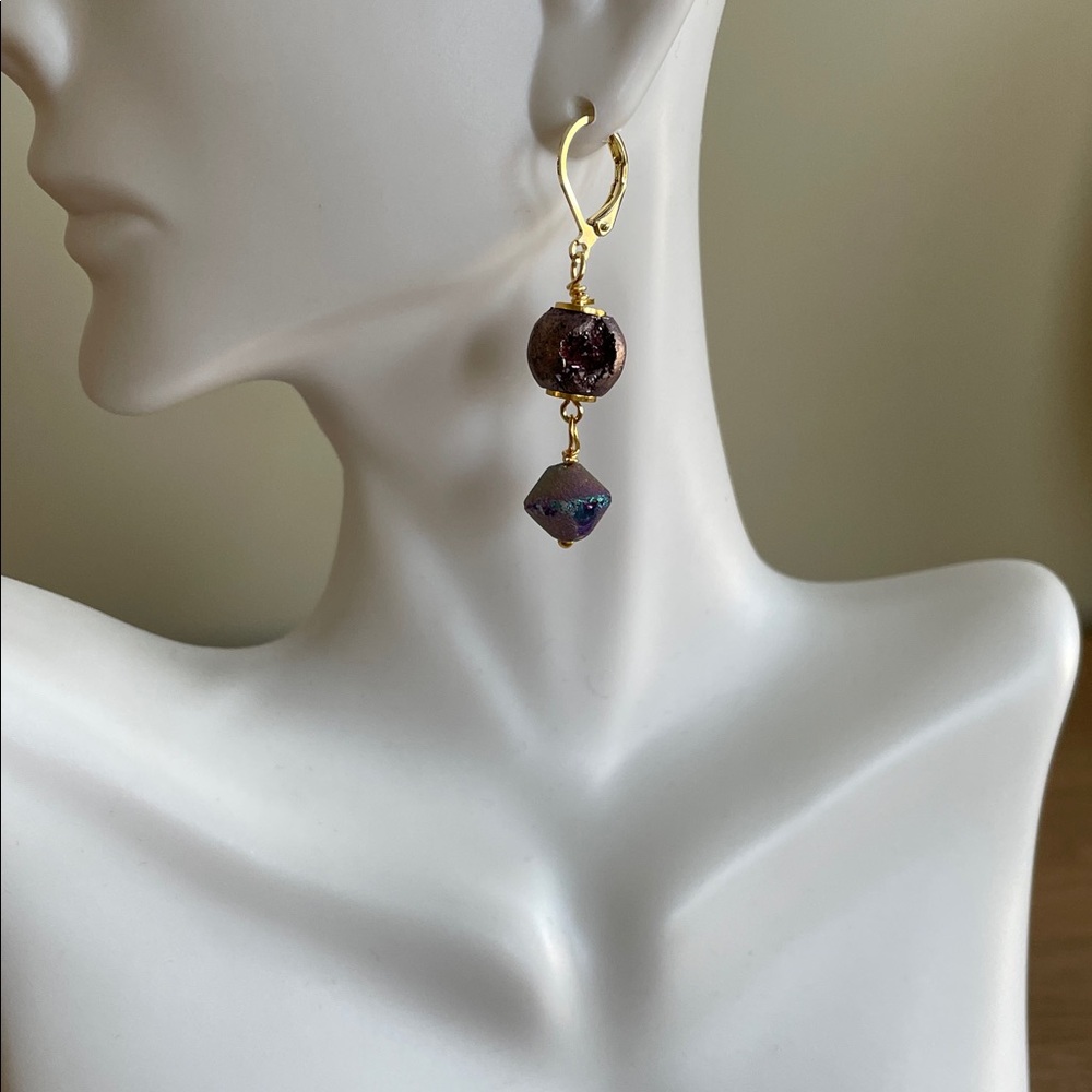 HAND CRAFTED DRUZY GEODE DROP EARRINGS Lavender Purple Iridescent Gold Dangles - Picture 6 of 12